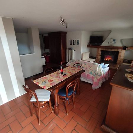 Independent Apartment With A Fabulous Patio - Casa Penny Cisano sul Neva Εξωτερικό φωτογραφία
