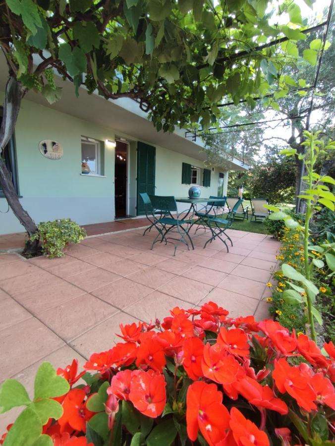 Independent Apartment With A Fabulous Patio - Casa Penny Cisano sul Neva Εξωτερικό φωτογραφία